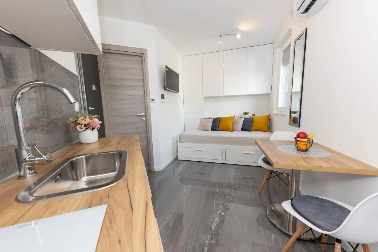 New Studio For 2, Free Private Garage Spot, Wi-Fi, 200 M From Mall Of Split 0*,  Croatia